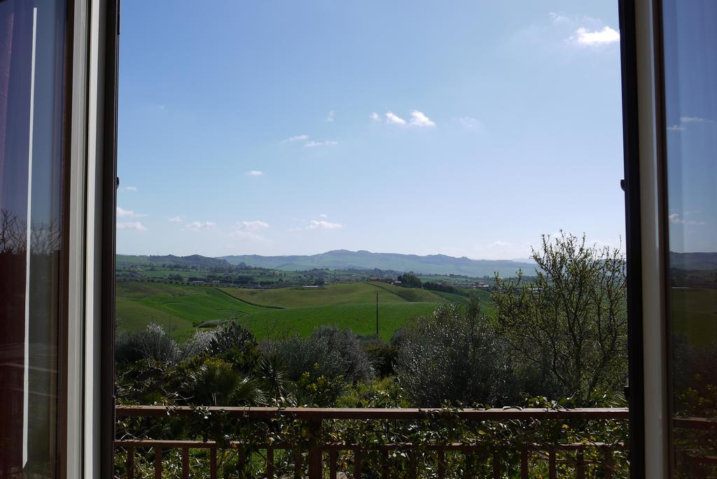 Casa Vacanze Laura Villa กัลตานิสเซตตา ภายนอก รูปภาพ