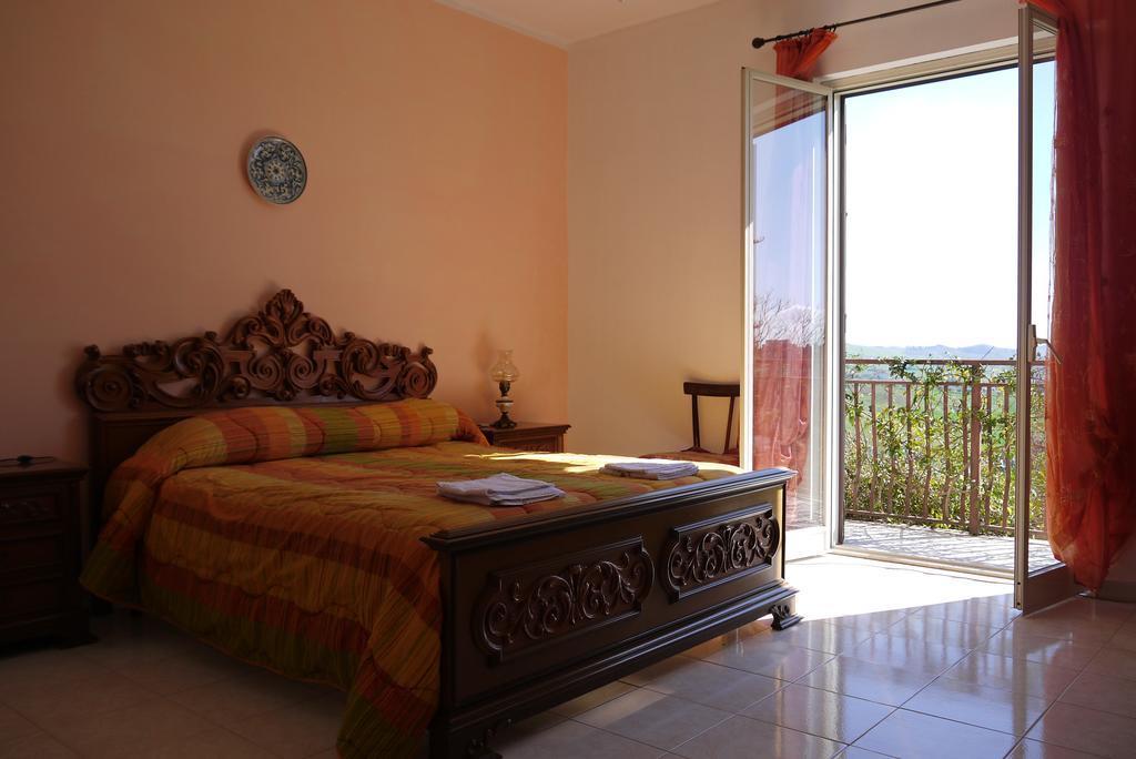 Casa Vacanze Laura Villa กัลตานิสเซตตา ภายนอก รูปภาพ